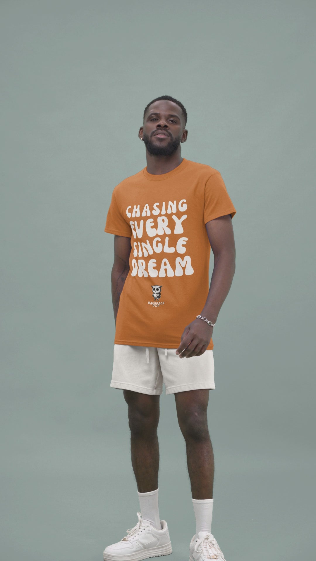 Chasing Every Single Dream - T-shirt unisexe teint en vêtement - Édition monochrome